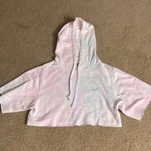 LIVE FIT CROPPED SHORT SLEEVE HOODIE